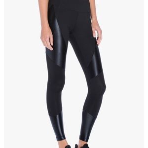 Koral Forge Mid Rise Paneled Legging